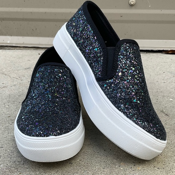 Black sparkling glitter encrusted slip ons Soda brand TTS extremely comfortable - Picture 6 of 6